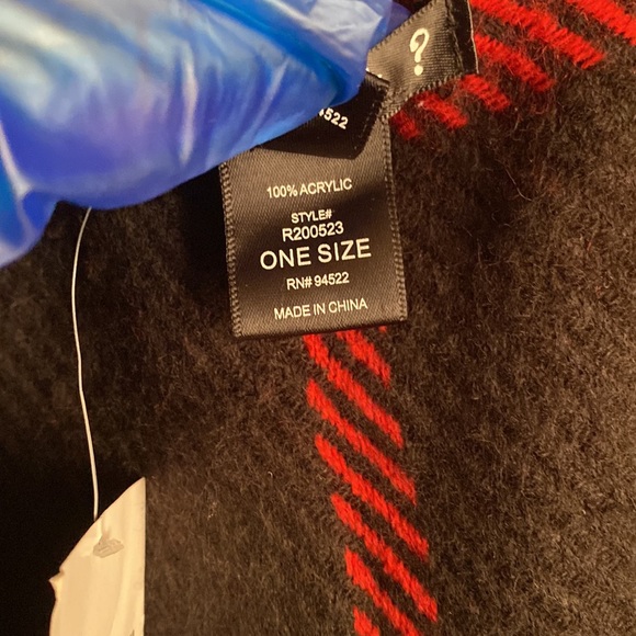 Forever21: Womens Outerwear | Oversized Buffalo Plaid Shawl | Red / Blac… - Picture 4 of 5